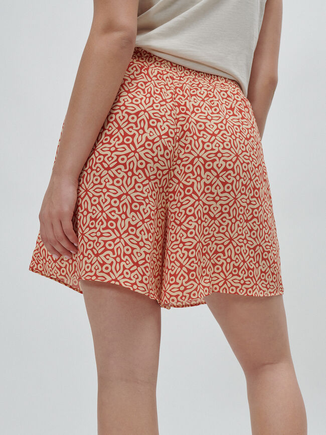 SHORT FLUIDO ESTAMPADO Beige